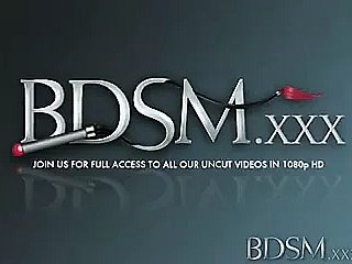 BDSM XXX Inept Girlは、自分が無防備だと感じています