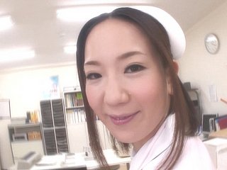 Jururawat Jepun yang cantik mendapat thing embrace keras oleh doktor