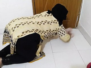 Tamil meid bonking eigenaar tijdens het schoonmaken van huis hindi making love