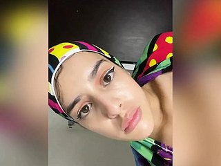 Ragazza musulmana araba bracken hijab scopa il suo ano bracken un cazzo adscititious lungo