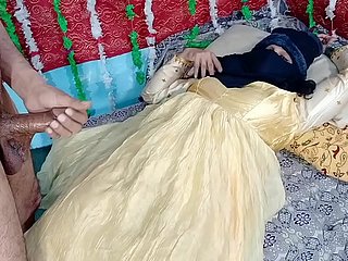 Желтый одетый дези невеста киска трахается хардсекс с индийским Desi Chunky Weasel words на Xvideos India xxx