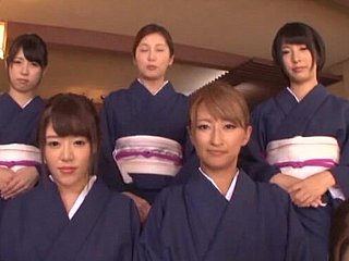 Gepassioneerd lul zuigen going close to veel schattige Japanse meisjes close to POV integument