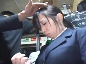 jeunes japonaises soumises pelotees grope train 2