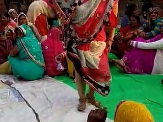 देसी ग्राम्य शादी गीत और नृत्य